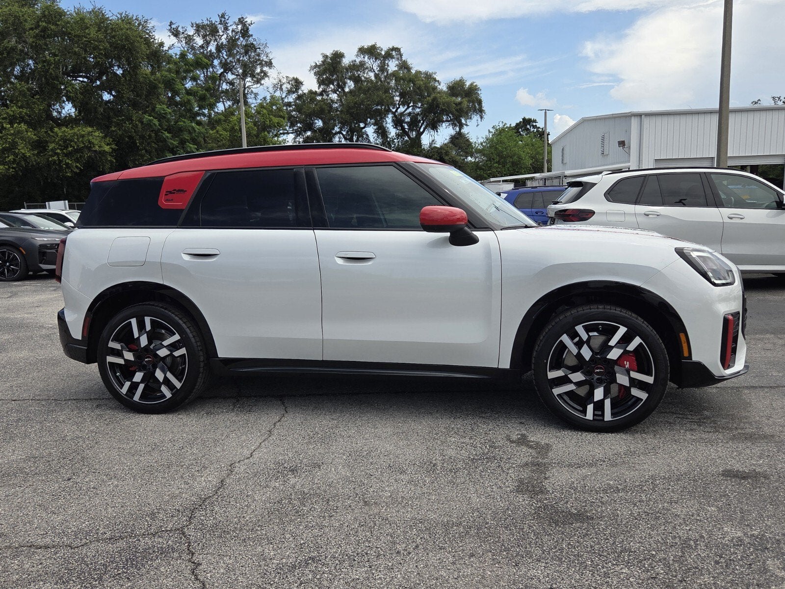 2027 MINI COUNTRYMAN ICONIC