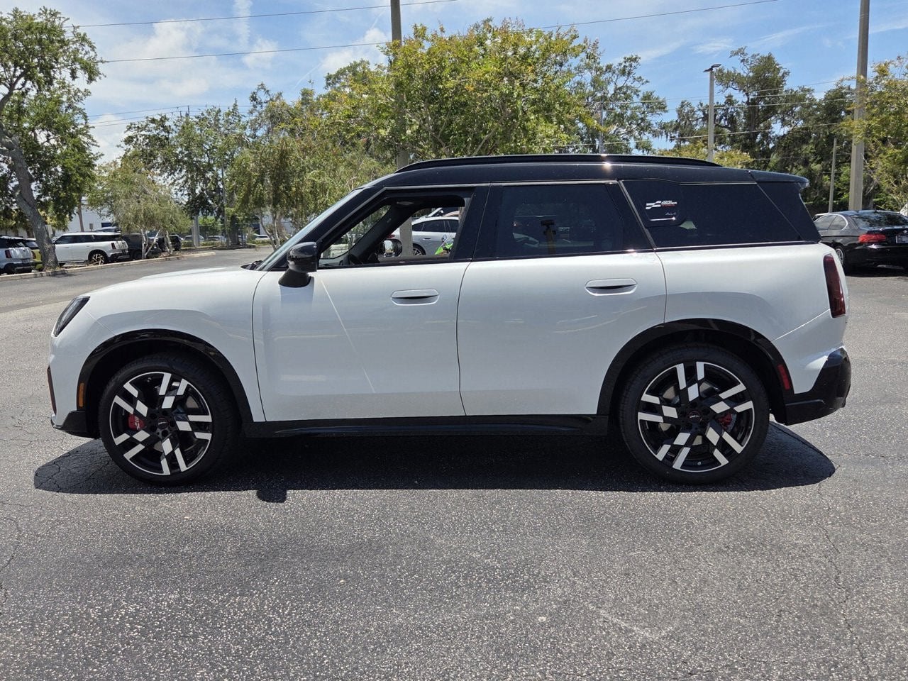 2027 MINI COUNTRYMAN ICONIC
