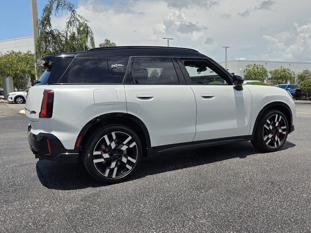 2027 MINI COUNTRYMAN ICONIC