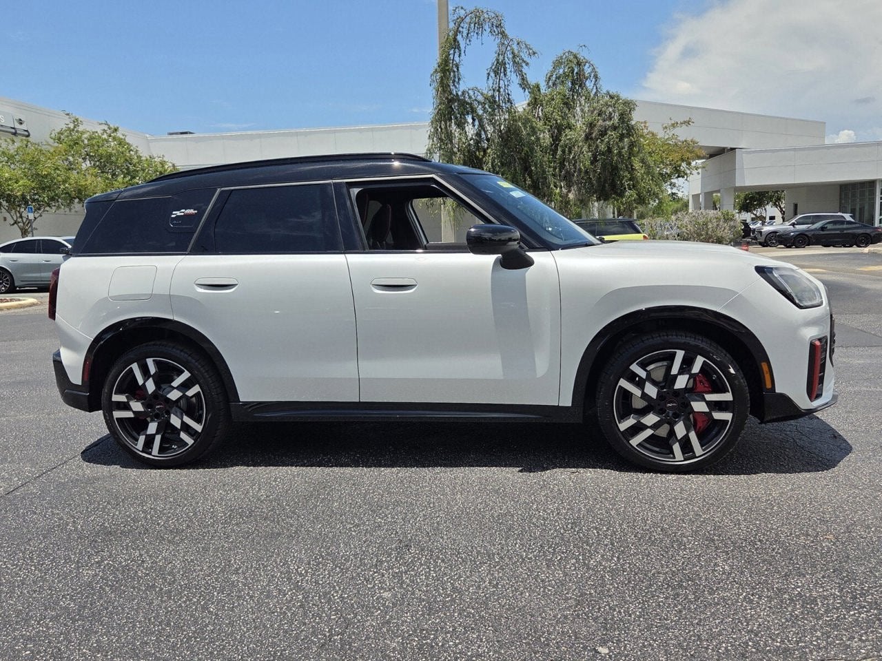 2027 MINI COUNTRYMAN ICONIC