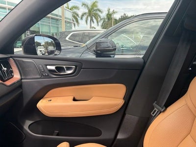 2025 Volvo XC60 B5 Ultra