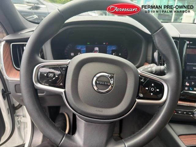 2025 Volvo XC60 B5 Ultra