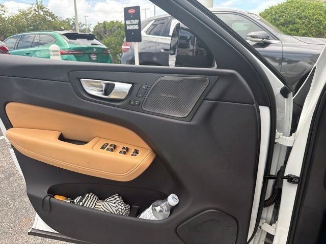 2025 Volvo XC60 B5 Ultra