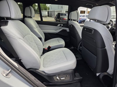 2027 BMW X7 xDrive40i