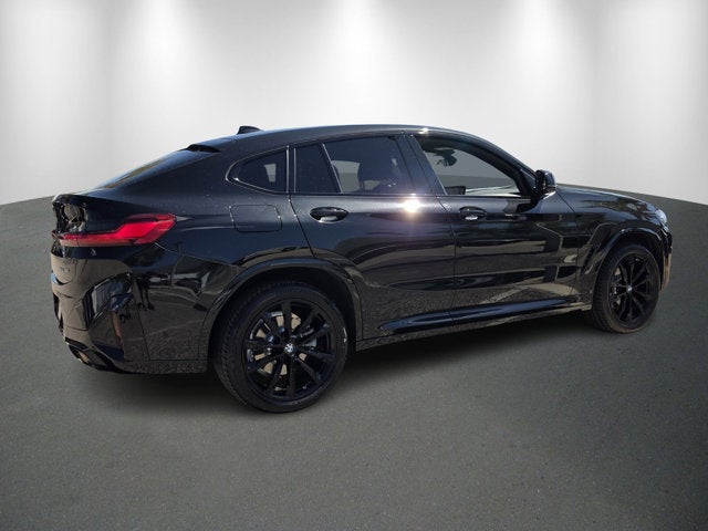 2025 BMW X4 xDrive30i