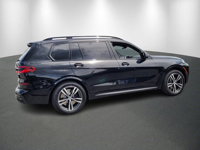 2026 BMW X7 Base