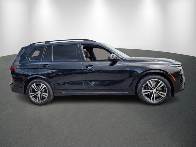 2026 BMW X7 Base