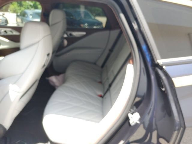 2023 BMW XM Base