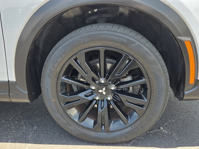 2023 Mitsubishi Eclipse Cross Base