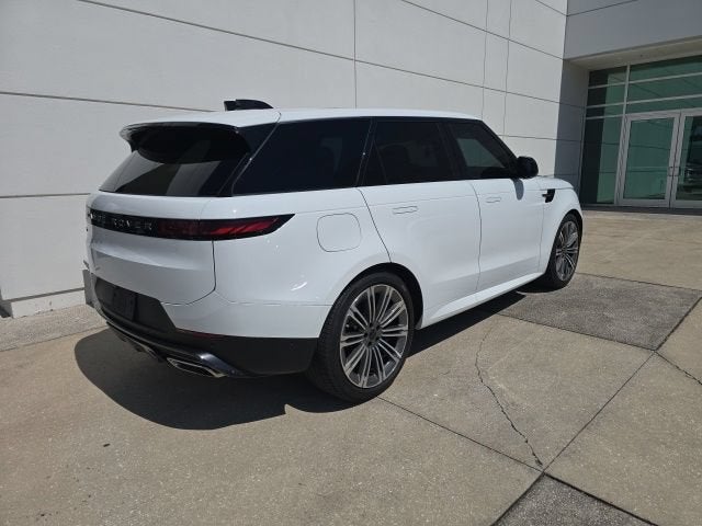 2026 Land Rover Range Rover Sport SE