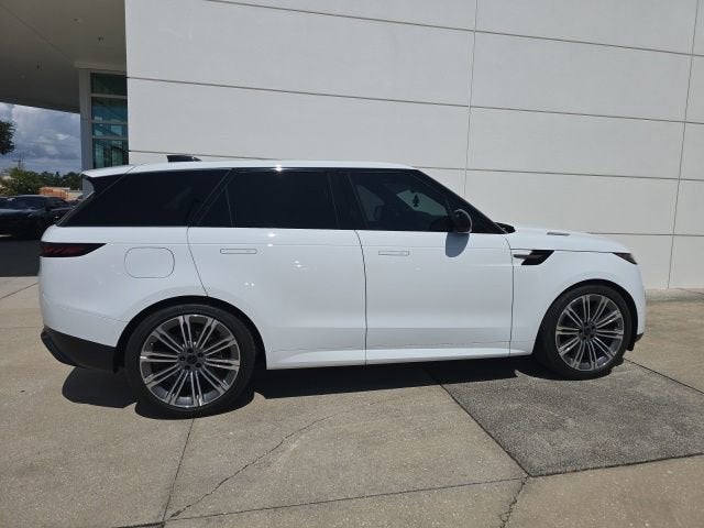 2026 Land Rover Range Rover Sport SE