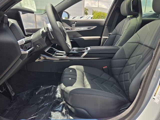 2026 BMW 740i 740i