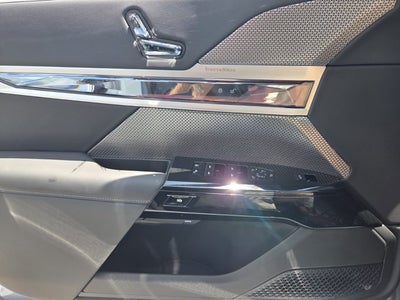 2026 BMW 740i 740i