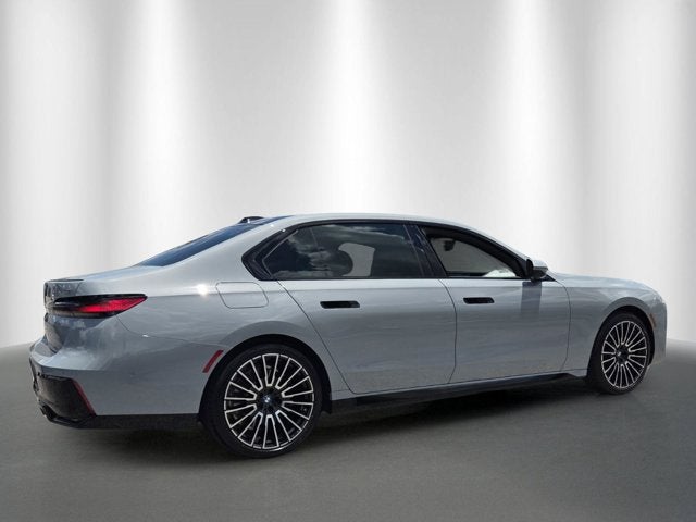 2026 BMW 740i 740i