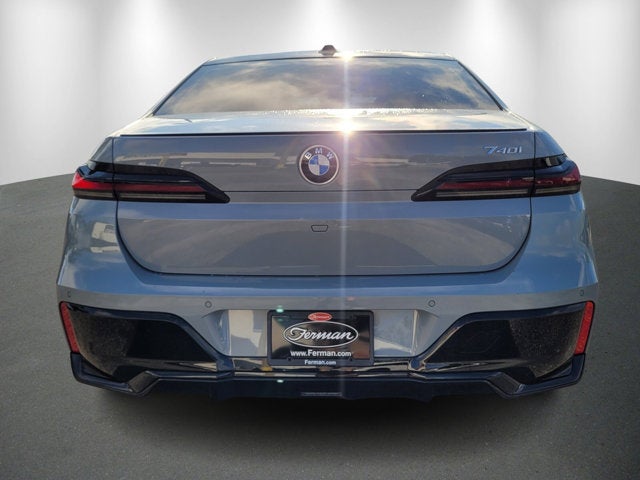 2023 BMW 740i 740i