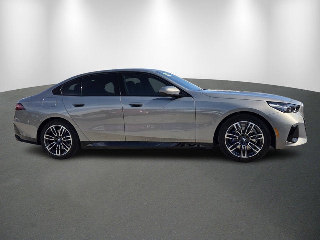 2026 BMW 530i 530i