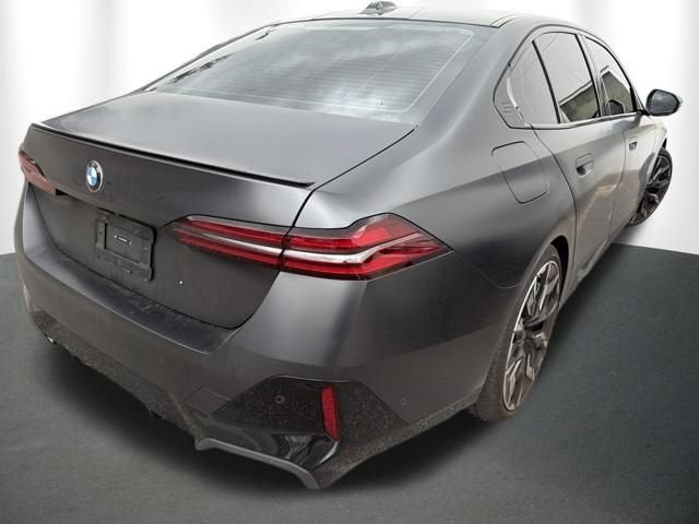 2024 BMW 530i 530i