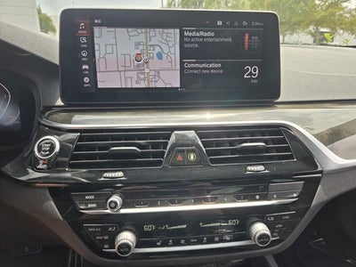 2022 BMW 530i 530i