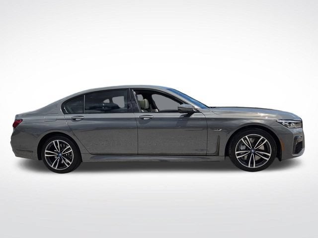 2022 BMW 7 Series 745e xDrive