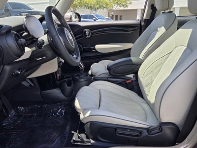 2023 MINI Hardtop 2 Door Signature