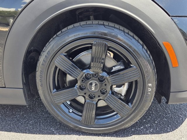2023 MINI Hardtop 2 Door Signature
