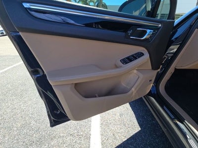 2020 Porsche Macan Base