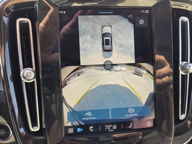 2024 Volvo XC40 Ultimate Bright Theme