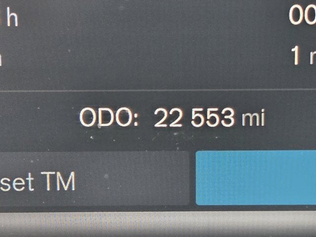 2024 Volvo XC40 Ultimate Bright Theme