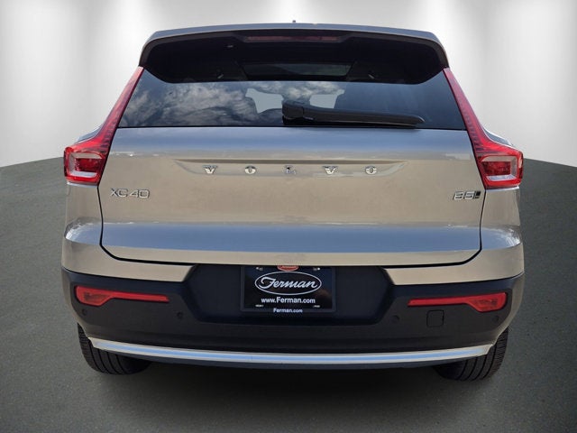 2024 Volvo XC40 Ultimate Bright Theme