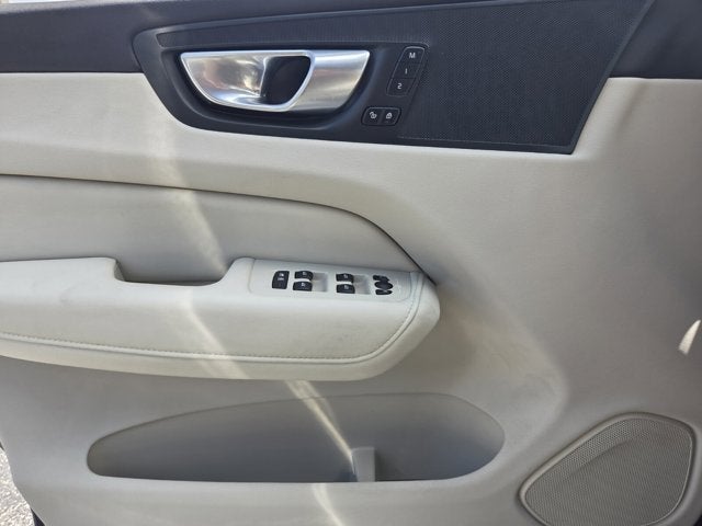 2025 Volvo XC60 Plus