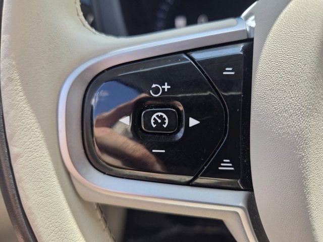 2025 Volvo XC60 Plus