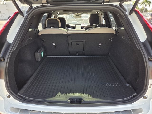 2026 Volvo XC60 Plus