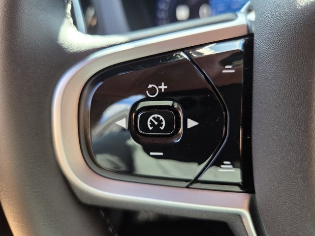 2026 Volvo XC60 Plus