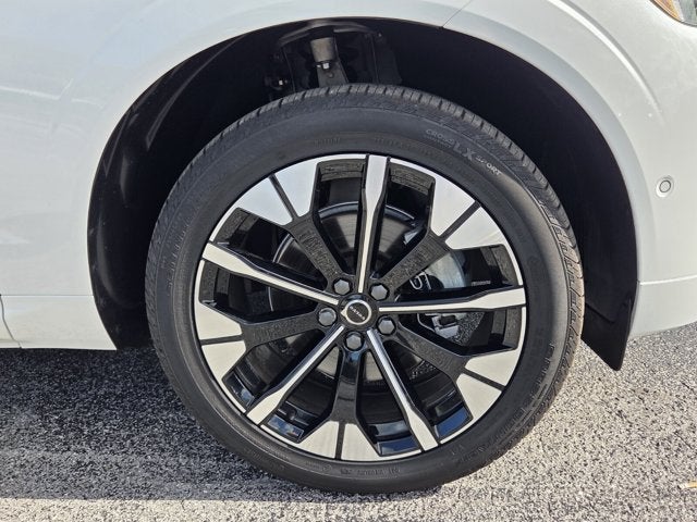 2026 Volvo XC60 Plus
